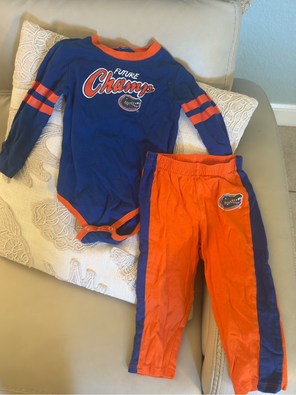 Future Champ Florida Gators Baby Bodysuit & Pants Set - Blue & Orange